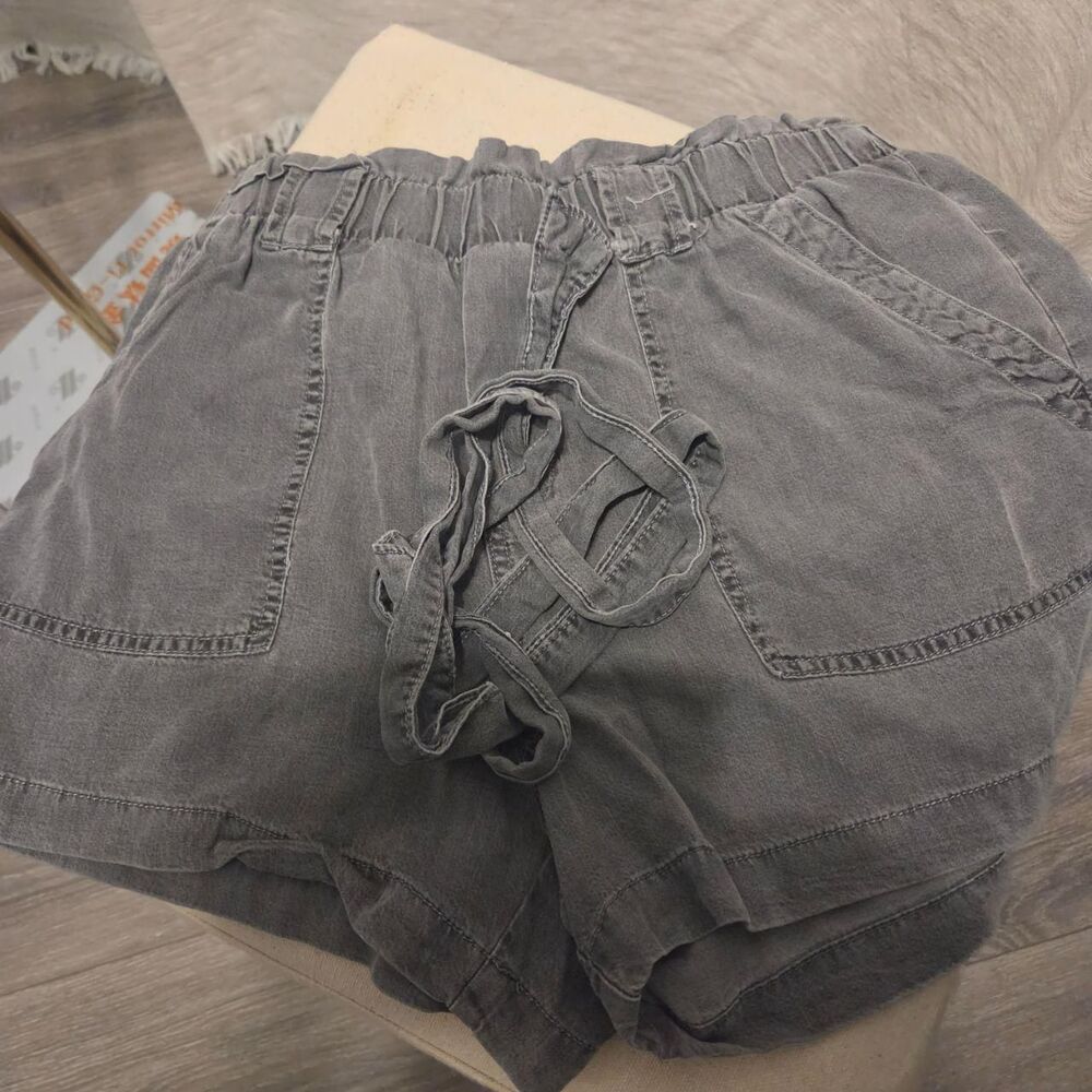 Women' Gray Comfort Shorts w/ties Flexible waist buttonless